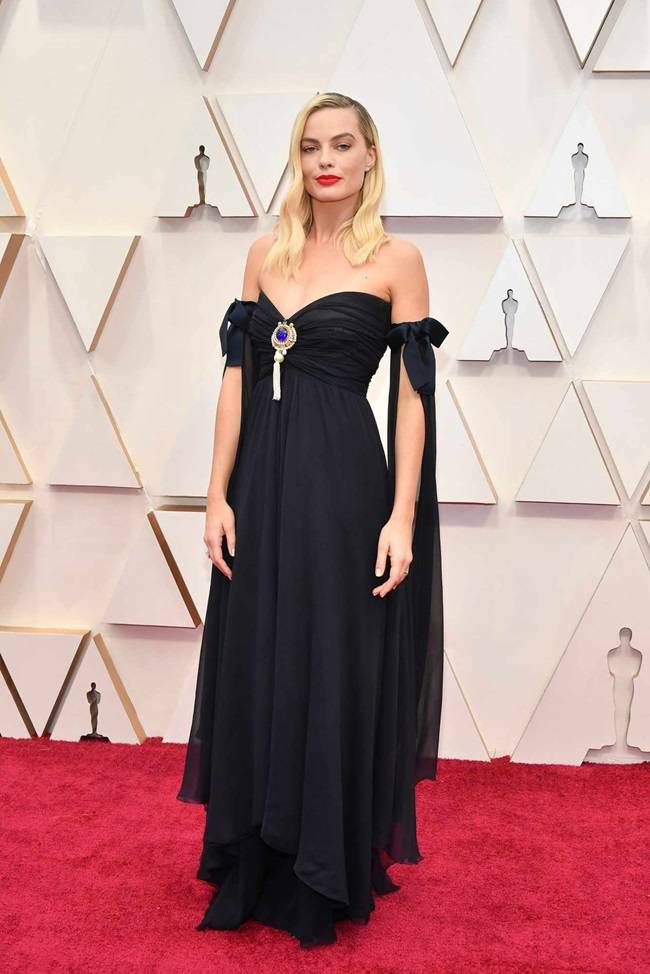 Margot Robbie Awards 2020 Nominations, Wins & Red Carpet Highlights